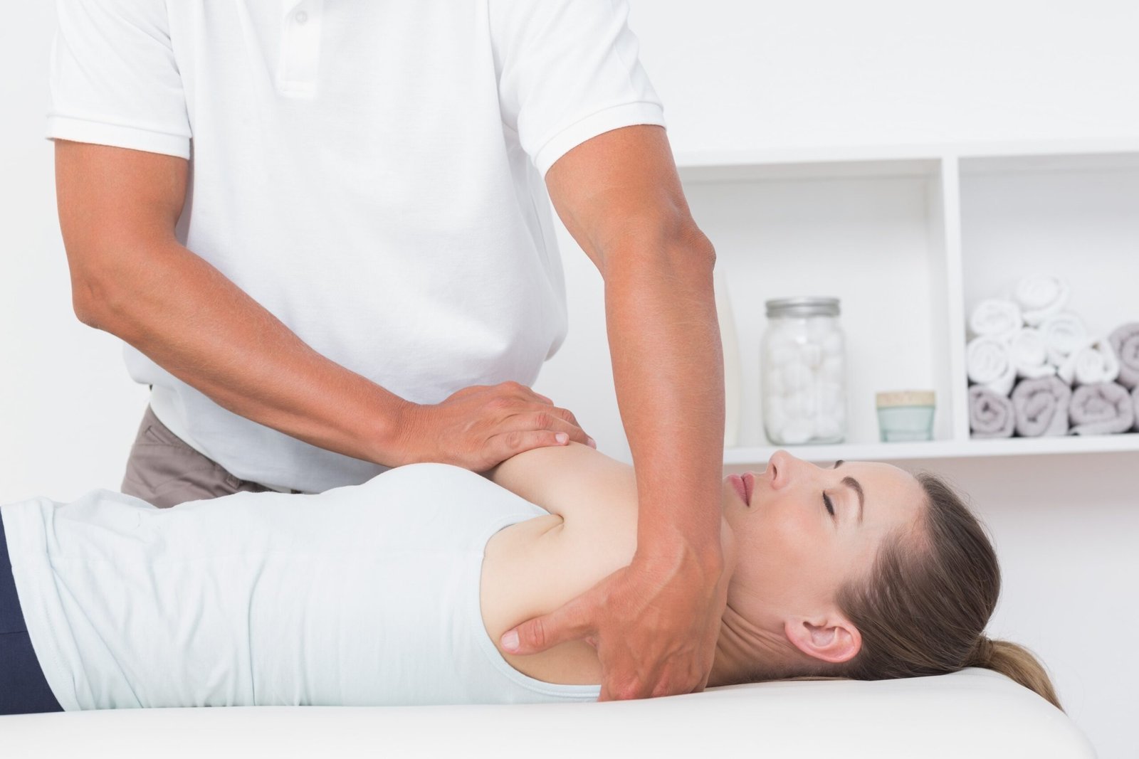 doctor-stretching-young-woman-scaled